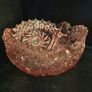 L. E. SMITH Glass “Comet In The Stars” Round Pink Bowl. Pressed Glass, Pinwheel, Stars, Sawtooth Rim. 7 1/2” Diameter. U.S.A. Discontinued.
