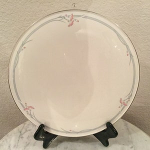 Vintage Royal Doulton &quot;Carnation&quot; English Fine Bone China 11&quot; Cake Plate. Pattern H5084. Discontinued Actual.