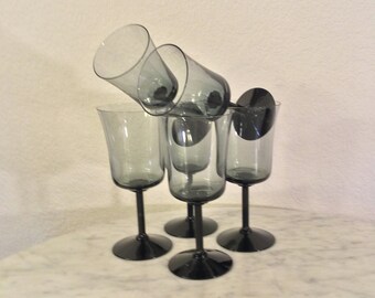 Vintage FOSTORIA Crystal “PRINCESS GRAY” Six (6) Pcs Glassware Set. 4 Water Goblets, 2 Wine Glasses. Gray Bowl, Black Base. Disc 1972-1980.