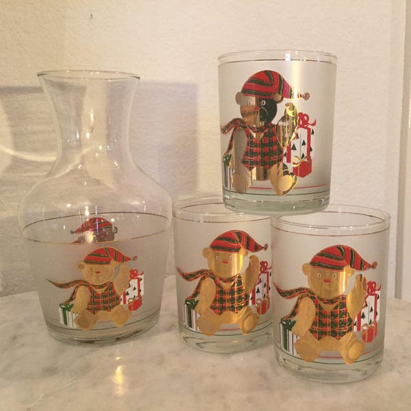 Vintage Stunning Culver Glass Ltd. CUV21 "Christmas Bear" Drinking Pitcher Set. Red, Gold Christmas Bear, Gifts. Discontinued 1982.