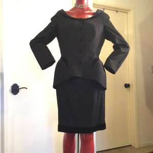 THIERRY MUGLER PARIS Black Wool, Velvet Trim 2 Pieces Suit. Women Sz 42. Made In France. Stunning, & Iconic.