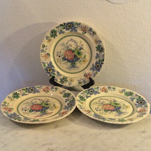 MASON’S IRONSTONE “STRATHMORE” Pat C4792. 3 Dinner Plates. Blue Multicolor, Floral Basket Center, Floral Rim, Scalloped Trim. Discontinued.