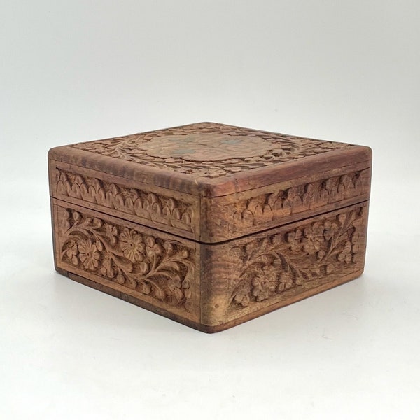 Hand-Carved Floral Wooden Box - Keepsake Storage - Unique Home Decor Gift – Vintage 1970s Collectible Wood Box