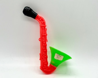 Plastic Saxophone - Retro Musical Toy - Plays a Single Note - SPEC Toys Inc. - Collectible - Children's Gift – Vintage 1950s Toys