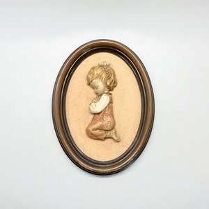 Little Girl Praying - Oval Wall Plaque - Made in Italy - Wood Frame - Molded Figure - Felt-Type Background - Vintage 1990&#39;s Home Decor