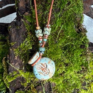 Aromaterapihalsband, helande hand, trollslända, eterisk oljediffusor, keramiskt hänge, Boho Chic, #125.4
