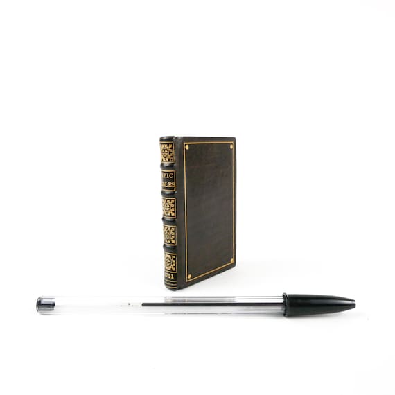 Miniature Book. 1751 To Tou Epiktetou (Enchiridion of Epictetus). Greek