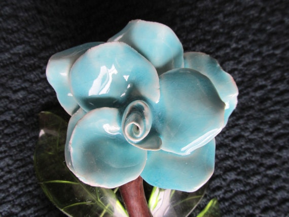 Elzac Brooch 1940s Ceramic Flowers Wood Stem Luci… - image 4