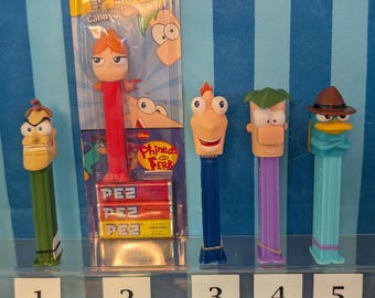 2009 Mattel Barbie Giant PEZ Candy Roll Dispenser – Original Box