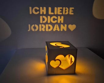 Personalisierte Lichtbox für Freund, Romantisches Valentinstag Geschenk für Ihn, Individueller Name Magischer Holz-Projektor