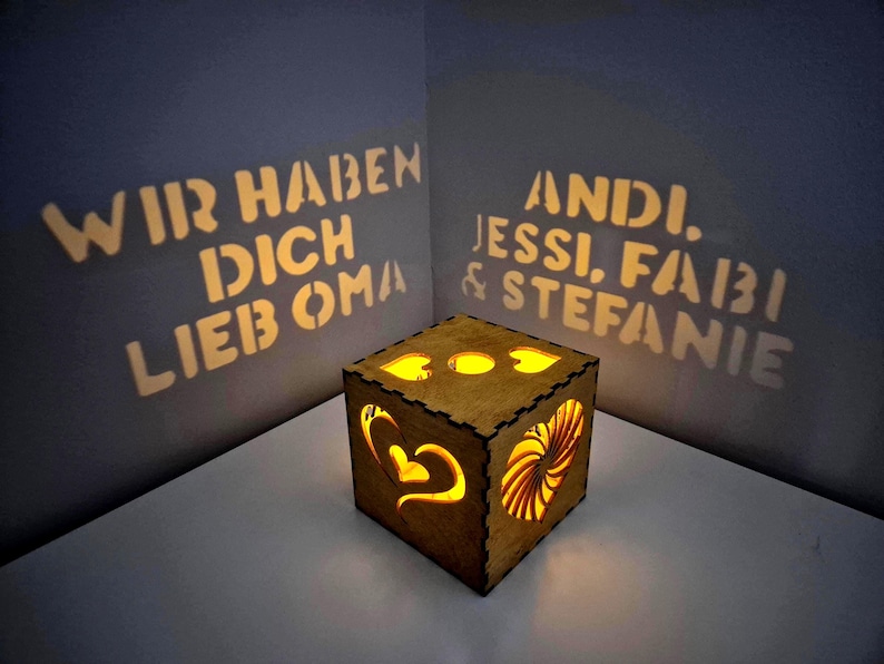 Personalisiertes Muttertag Geschenk für Oma | Nachtlicht Leuchtbox mit Namen, Geschenkidee Großmutter von Enkelkindern