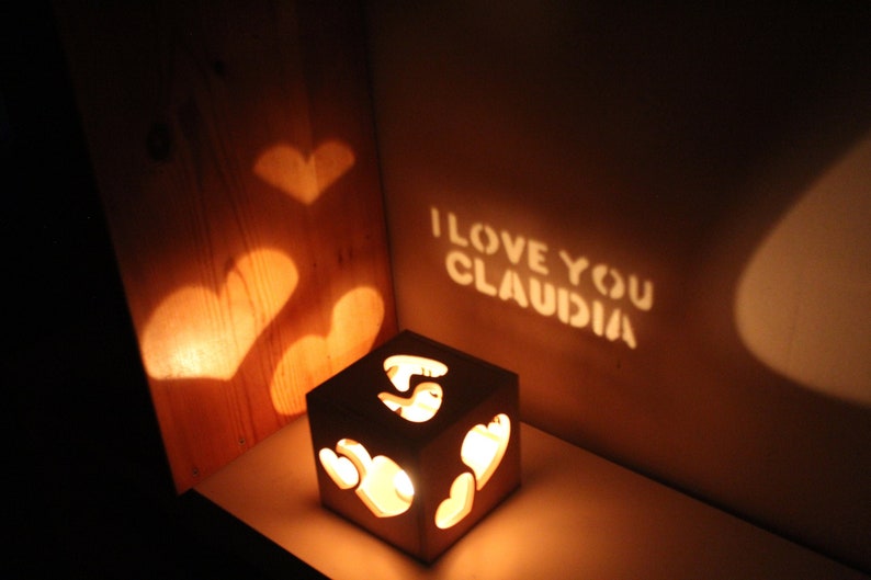 Boîte de message lumineuse de cadeau de petite amie personnalisée, cadeau romantique de texte personnalisé pour elle, lanterne d'occasion spéciale image 1