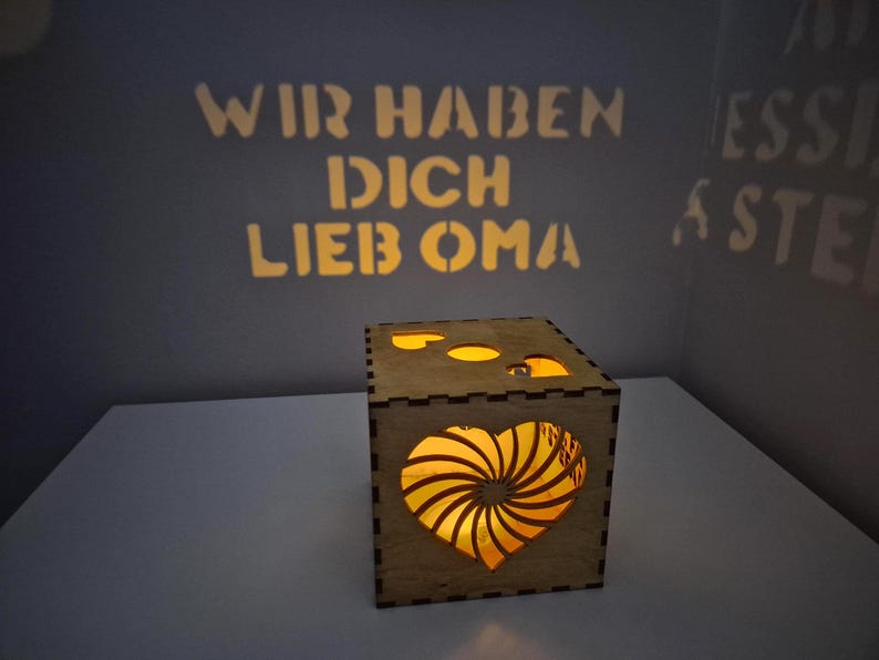 Personalisierte Leuchtbox für Oma | Weihnachtsgeschenk, Urgroßmutter Geschenk, Einweihungsgeschenk