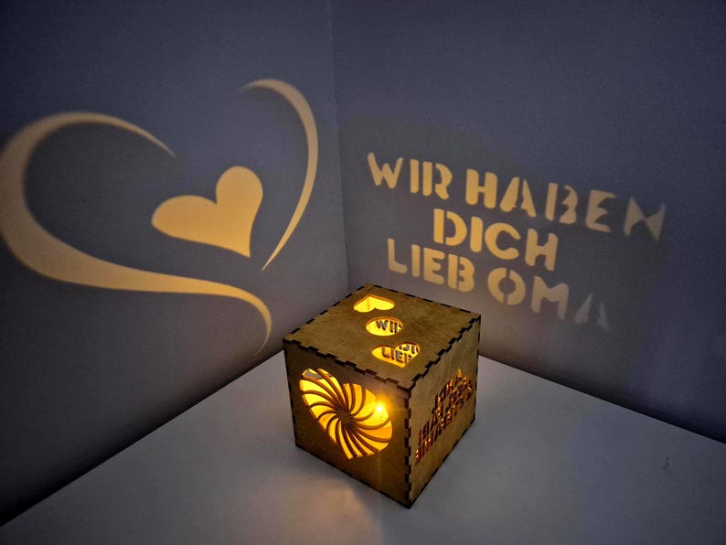Personalisiertes Muttertag Geschenk für Oma | Nachtlicht Leuchtbox mit Namen, Geschenkidee Großmutter von Enkelkindern