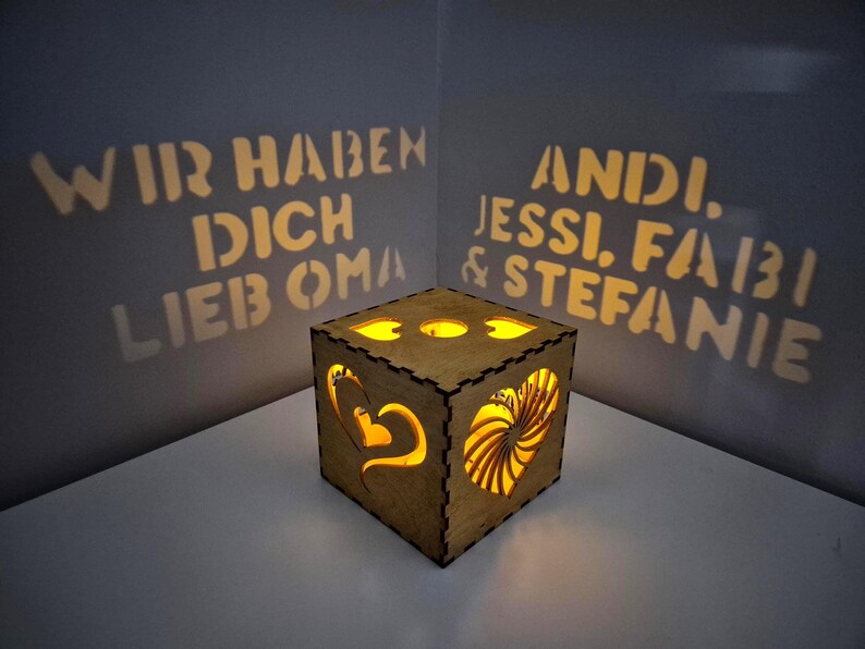 Personalisiertes Muttertag Geschenk für Oma | Nachtlicht Leuchtbox mit Namen, Geschenkidee Großmutter von Enkelkindern