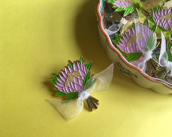 Hochzeitsstrauß - Emaille Pin / Brosche