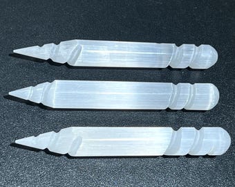 Varita de cristal de selenita satinada con punta espiral (15 cm). Suministros de decoración con piedras preciosas al por mayor. Cristales y piedras curativas.