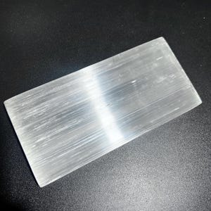 Barra de cristal de selenita satinada extragrande tallada, venta al por mayor, suministro de piedras preciosas decorativas, cristales y piedras curativas