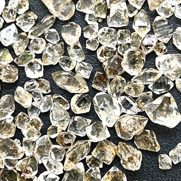 Petroleum Quartz Small Crystals (UV Reactive) Raw Natural Wholesale Lot Gemstones Healing Crystals And Stones