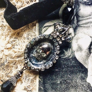 Collana da lutto vittoriana, girocollo di velluto con teschio. Collana di lutto, Memento mori, amuleto della morte, cimeli funerari