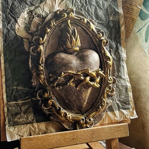 Golden EX Voto burning heart frame, the Passion of Christ, Sacred flaming heart, Relic to hang, Baroque frame inlays, Mexican heart decor