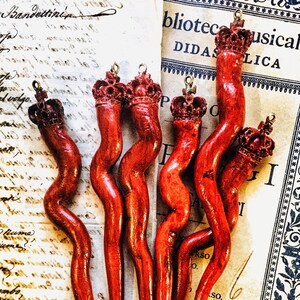 Portafortuna da appendere, cornicello italiano, porta amuleto, corno rosso napoletano, amuleto corno artigianale image 3