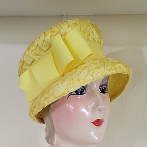 Vintage 1960s Yellow Woven Raffia Bucket Style Hat, Yellow  display picture 1