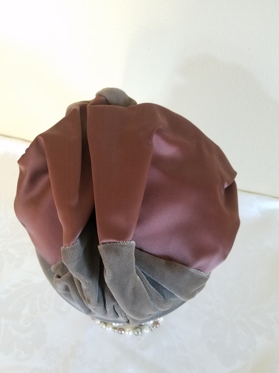 Vintage 1930s Taupe Velvet And Brown Satin Slouch… - image 7