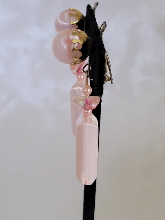 Vintage 1950s Baby Pink Plastic Drop Clip-on Earr… - image 5