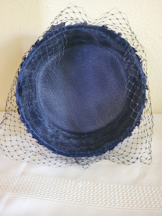 Navy Blue Raffia And Fabric Pillbox Hat With Veil Vin… Gem