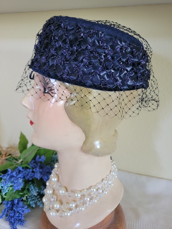 Navy Blue Raffia And Fabric Pillbox Hat With Veil Vin… Gem