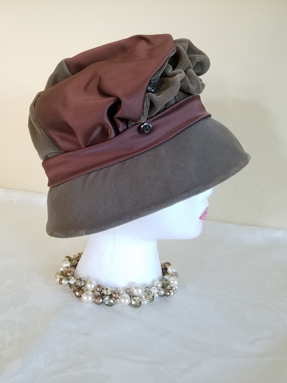 Vintage 1930s Taupe Velvet And Brown Satin Slouch… - image 8