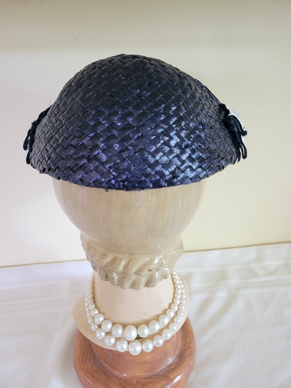 Vintage 1950s Eva Mae Navy Blue Woven Raffia Hat,… - image 5