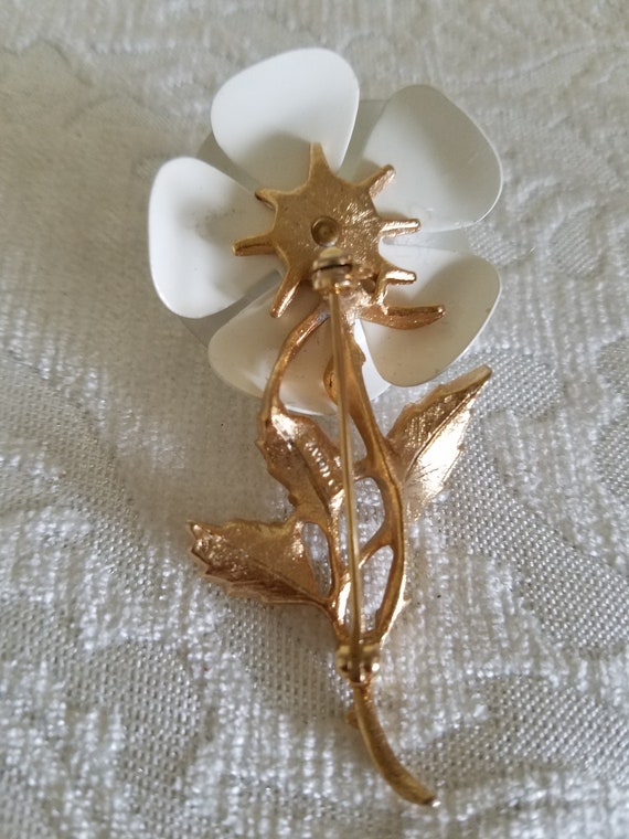 Vintage Avon White Enamel Flower Brooch, Vintage … - image 4