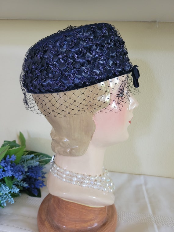 Navy Blue Raffia And Fabric Pillbox Hat With Veil Vin… Gem