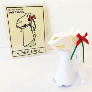 Mari Lwyd Folk Fancy - Kit de modelo de artesanato em papel (Wassailing, País de Gales, horror popular)