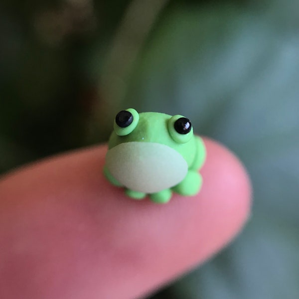 Green frog miniature, polymer clay frog sculpture