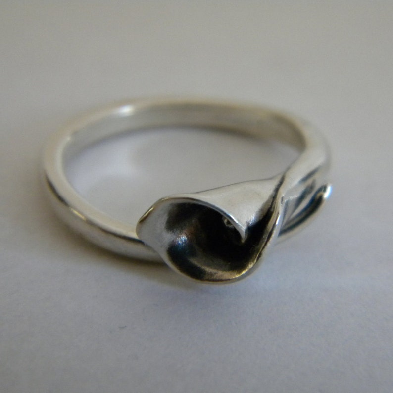 Calla Lily Ring: Sterling Silver Ring - Etsy