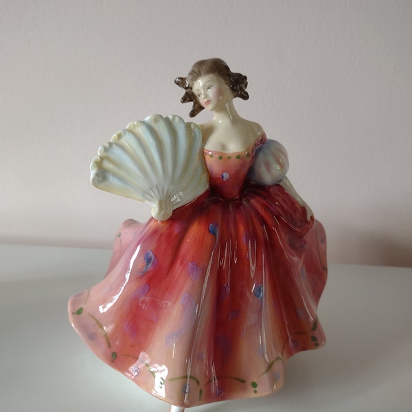Vintage 1978 Royal Doulton First Waltz Lady Figurine w/Fan Made in England 7 3/4"