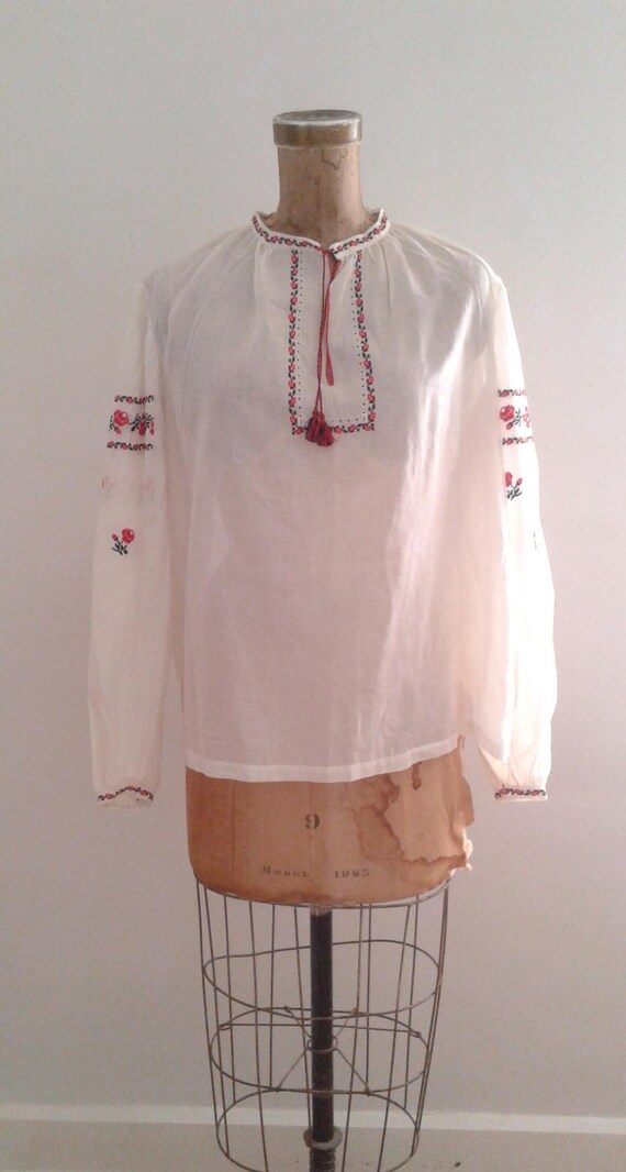 Vintage 1940's White Semi Sheer Cotton Embroidered