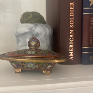 Vintage Cloisonné Enamel Trinket Box with Lid – Footed Rectangular Jewelry or Snuff Box – Colorful Floral Asian Decor
