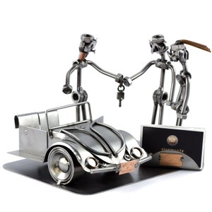 Figura in Metallo "Venditore Auto con Portabiglietti da Visita - Omino in Metalo" - idea regalo fatta a mano