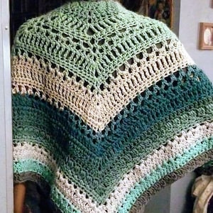 Three-point shawl, crochet shawl, digital pattern, digital download digital download