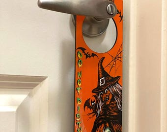 Hand Painted Halloween Door Knob Hanger: Vintage Spooky Decor
