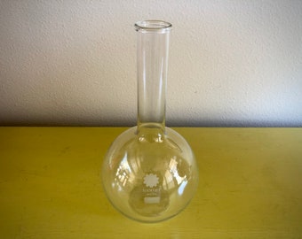 Vintage 1000 ML Round Bottom Lab Flask / Collectible Science Lab Glassware / Funky Wine Decanter / Cool Old School Decor / Lab Flak Vase /