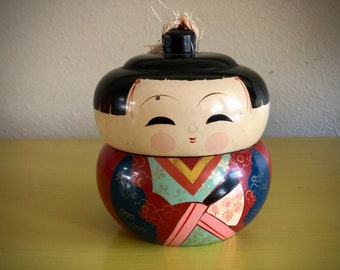 Vintage Japanese Kokeshi Bento Box / Geisha / Collectible Lacquerware / Trinket Box / Vintage Asian Design/ Geisha Girl Box / Lacquer Box /