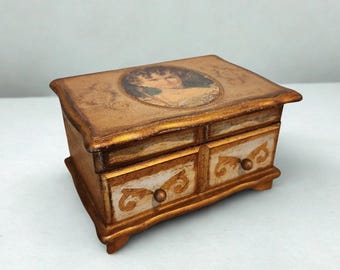 Vintage Florentine Style Trinket Chest Music Box – Hand Painted Gold Gilt Jewelry Storage – Shabby Chic Rococo Revival Decor