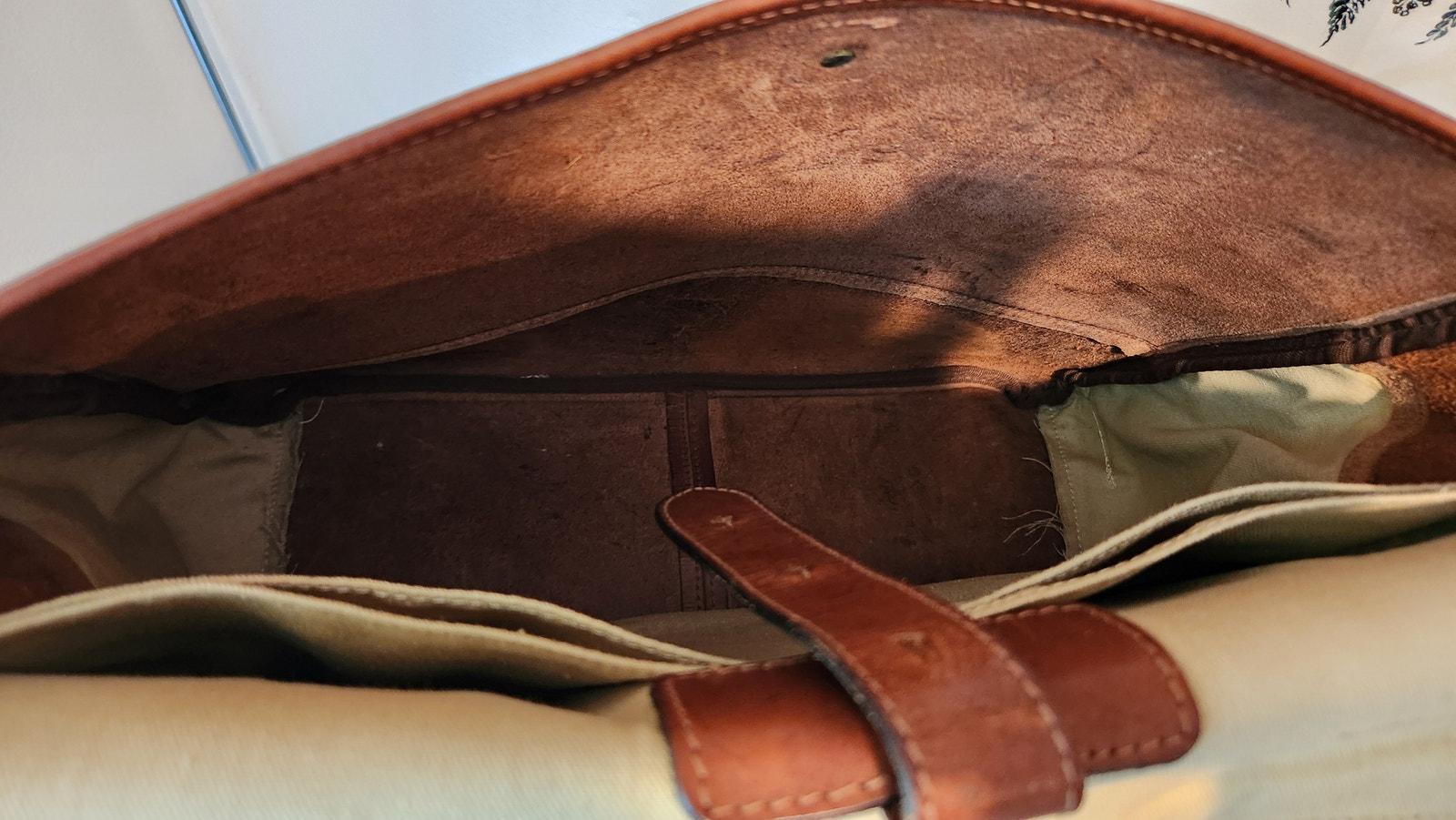 Vintage Banana Republic Leather Messenger Bag – Brown