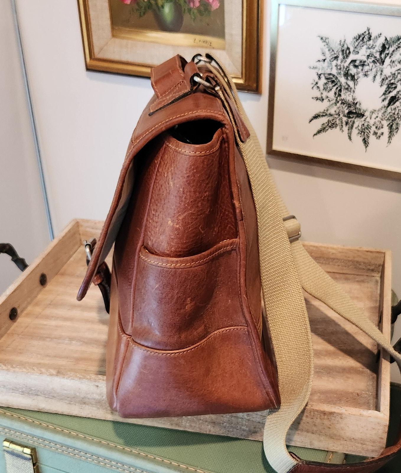 Vintage Banana Republic Leather Messenger Bag – Brown