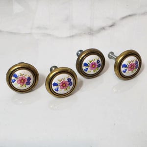 Vintage Brass Floral Cabinet Knobs, Set of 4 Porcelain Insert Drawer Pulls, Romantic Furniture Hardware